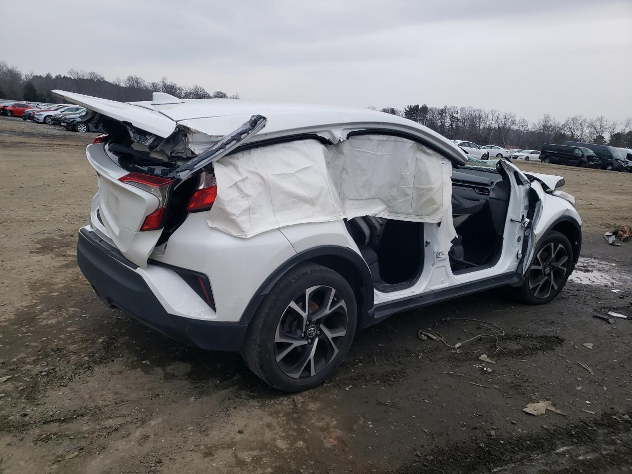 2018 TOYOTA C-HR XLE - Фото 3