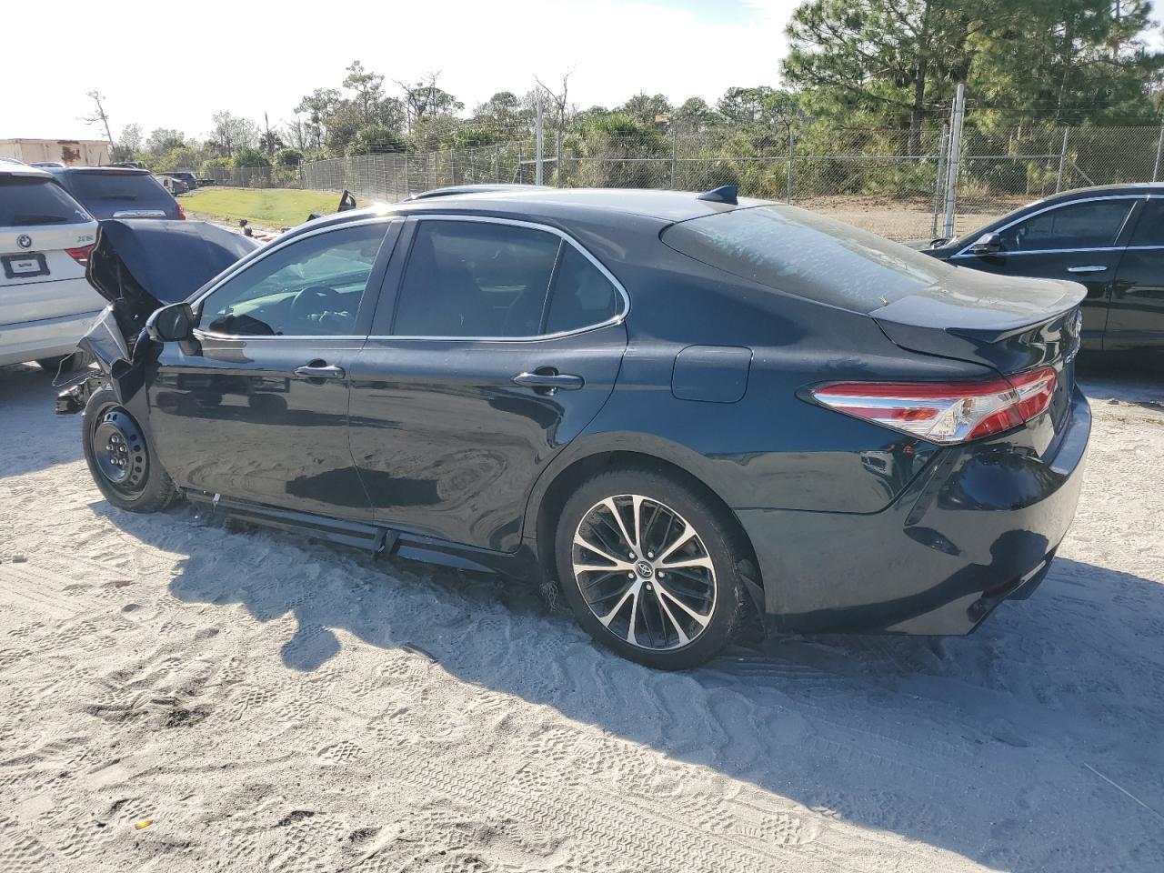 2020 TOYOTA CAMRY SE - Image 2