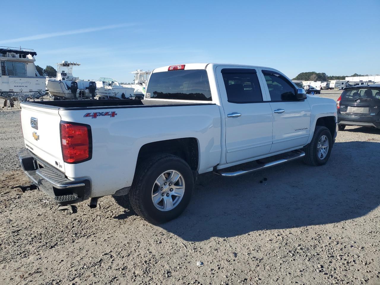 2017 CHEVROLET SILVERADO - Image 3