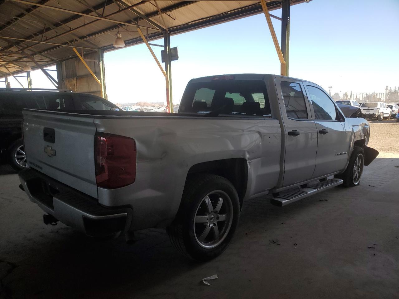 2017 CHEVROLET SILVERADO - Image 4