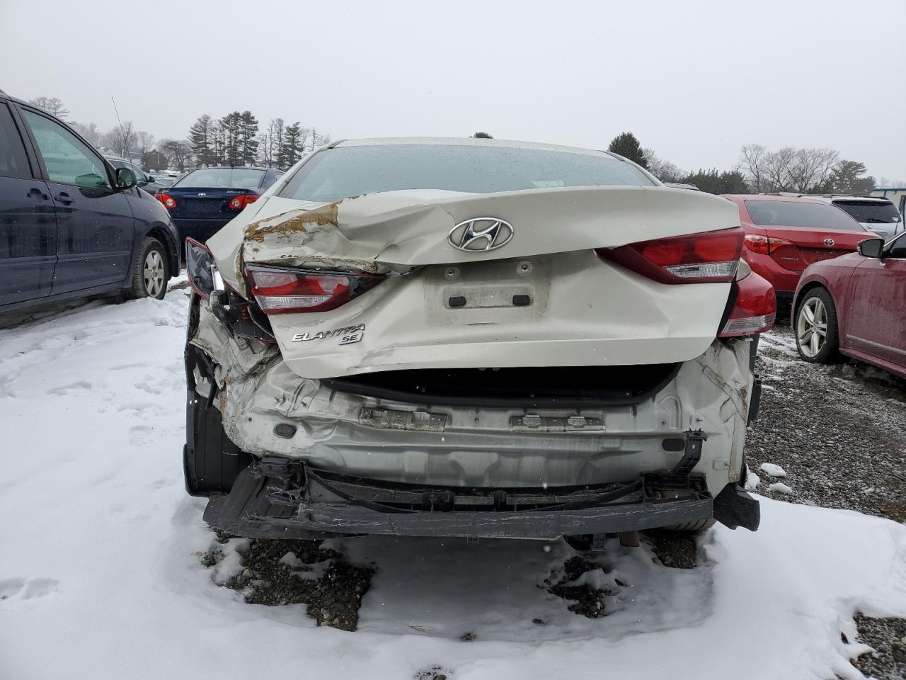 2018 HYUNDAI ELANTRA SE - Image 6