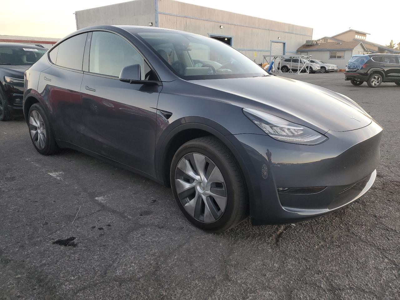 2023 TESLA MODEL Y - Фото 4