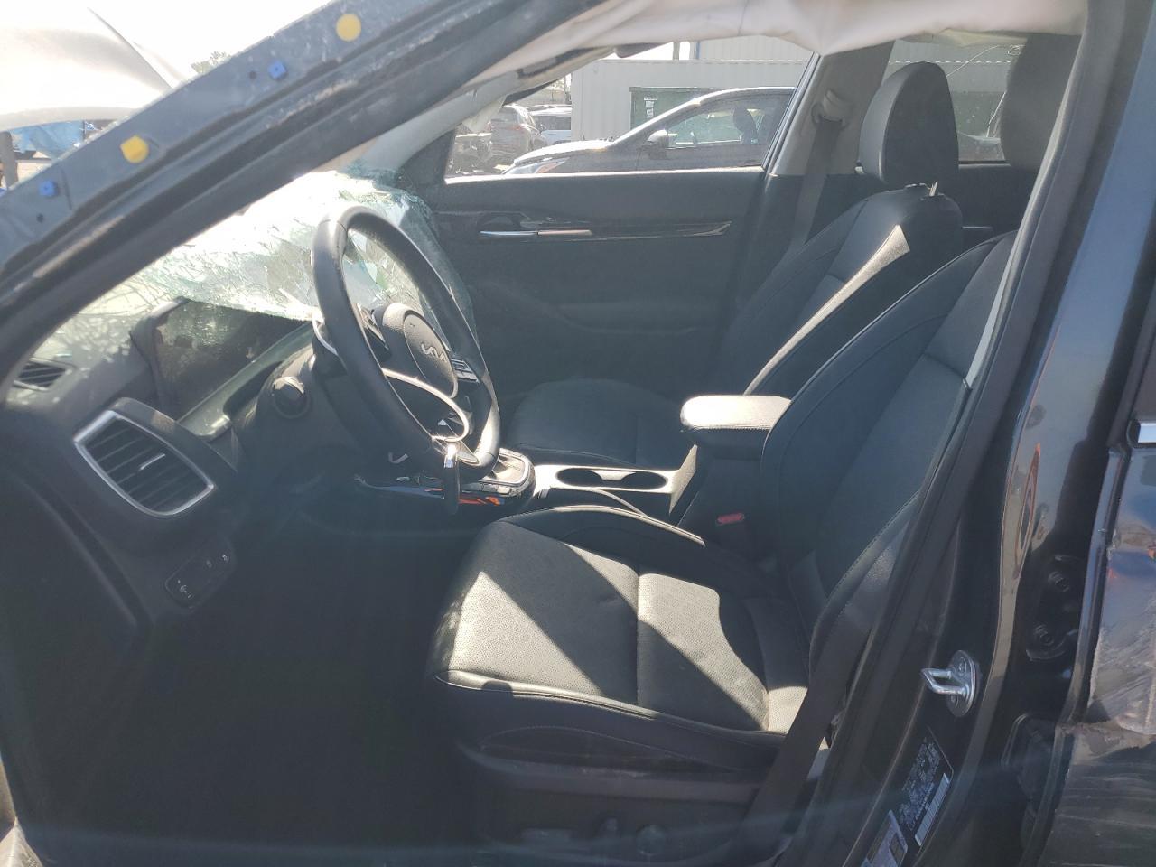 2024 KIA SELTOS EX - Image 7