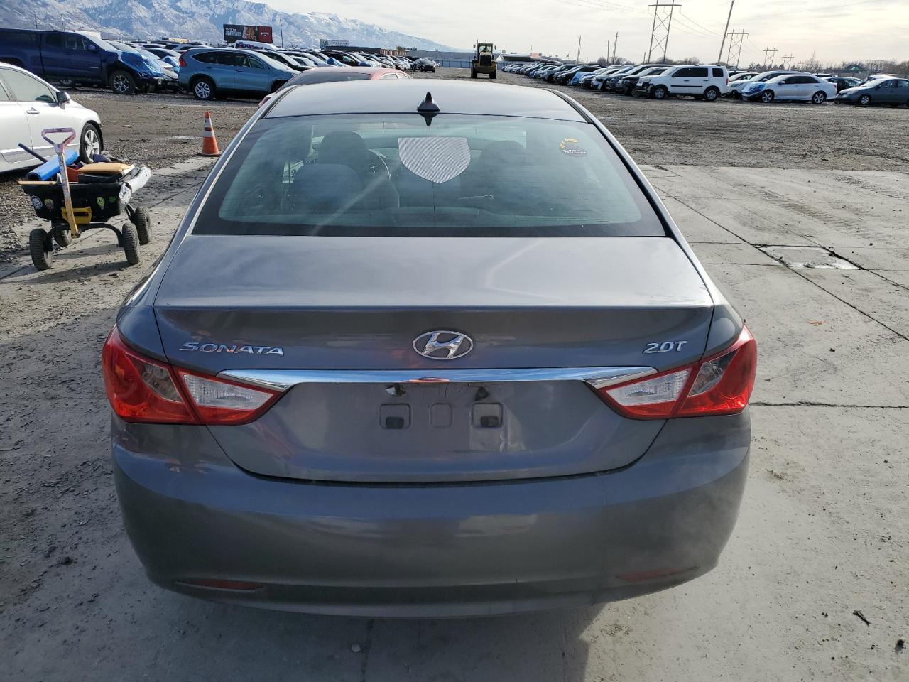 2013 HYUNDAI SONATA GLS - Image 6