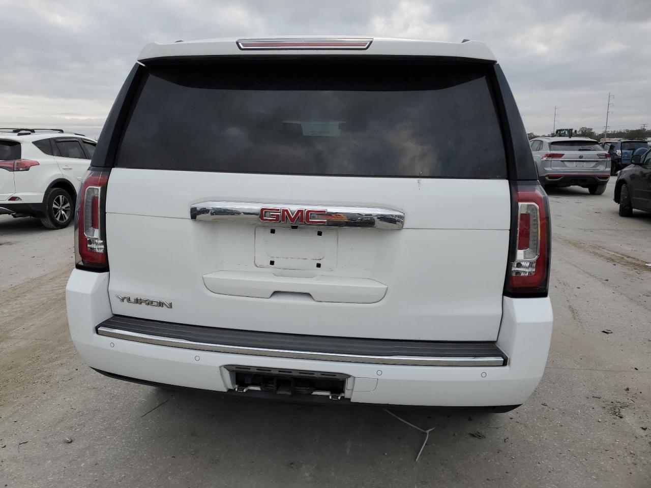 2016 GMC YUKON DENA - Фото 6