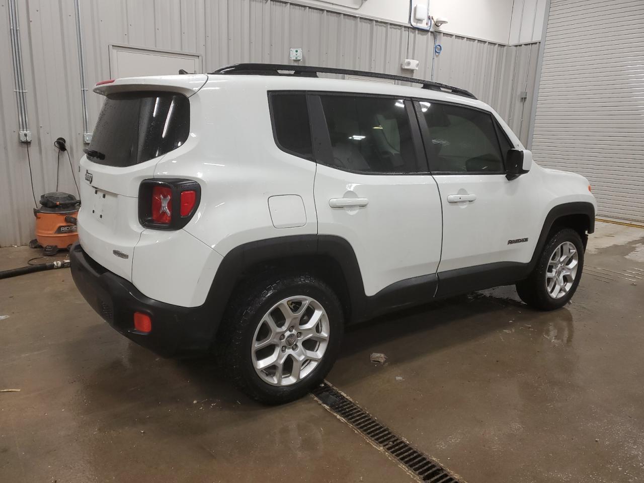 2016 JEEP RENEGADE L - Image 3