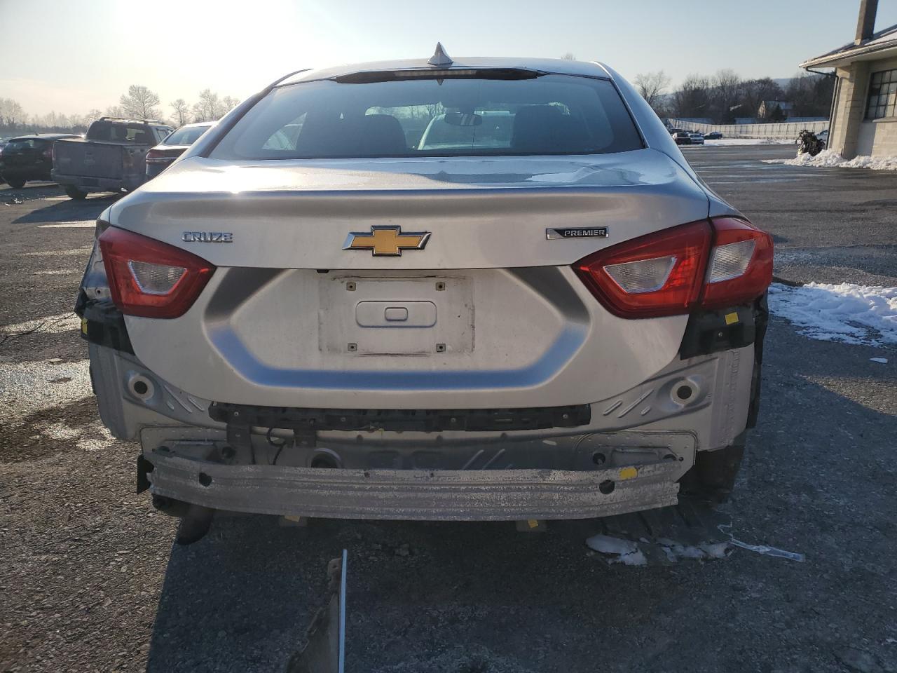 2017 CHEVROLET CRUZE PREM - Фото 6