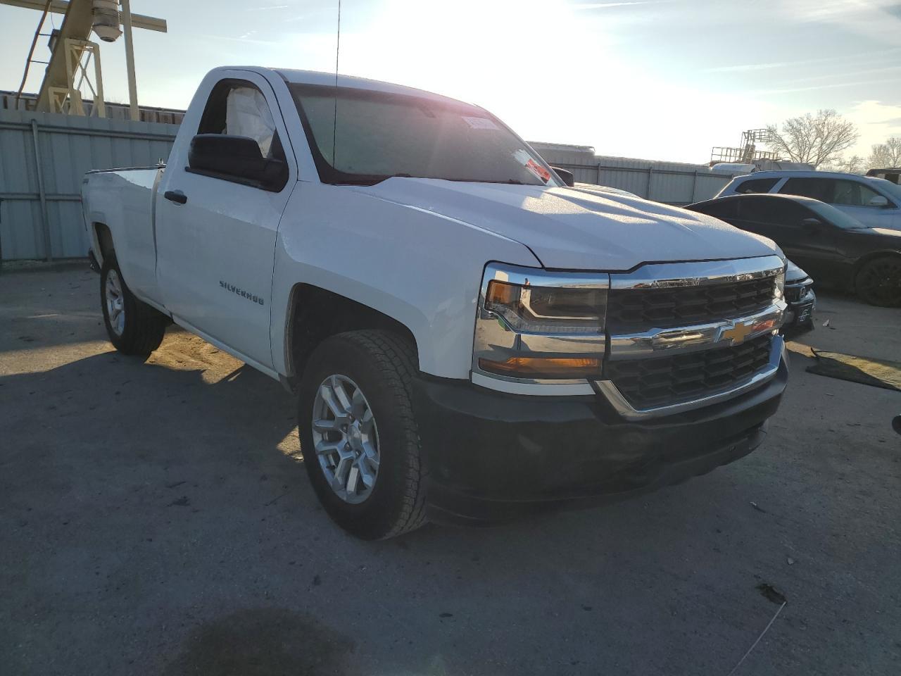 2018 CHEVROLET SILVERADO - Фото 4