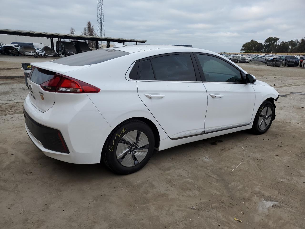 2022 HYUNDAI IONIQ SE - Фото 3