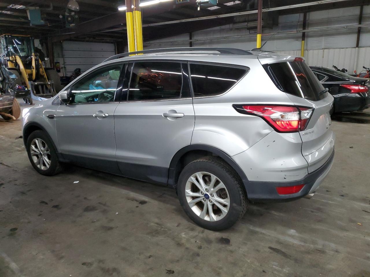 2017 FORD ESCAPE SE - Фото 2