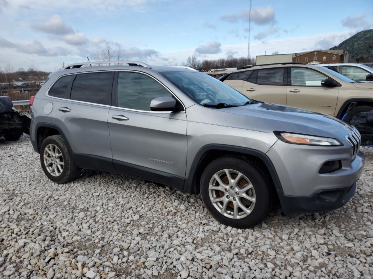 2016 JEEP CHEROKEE L - Image 4