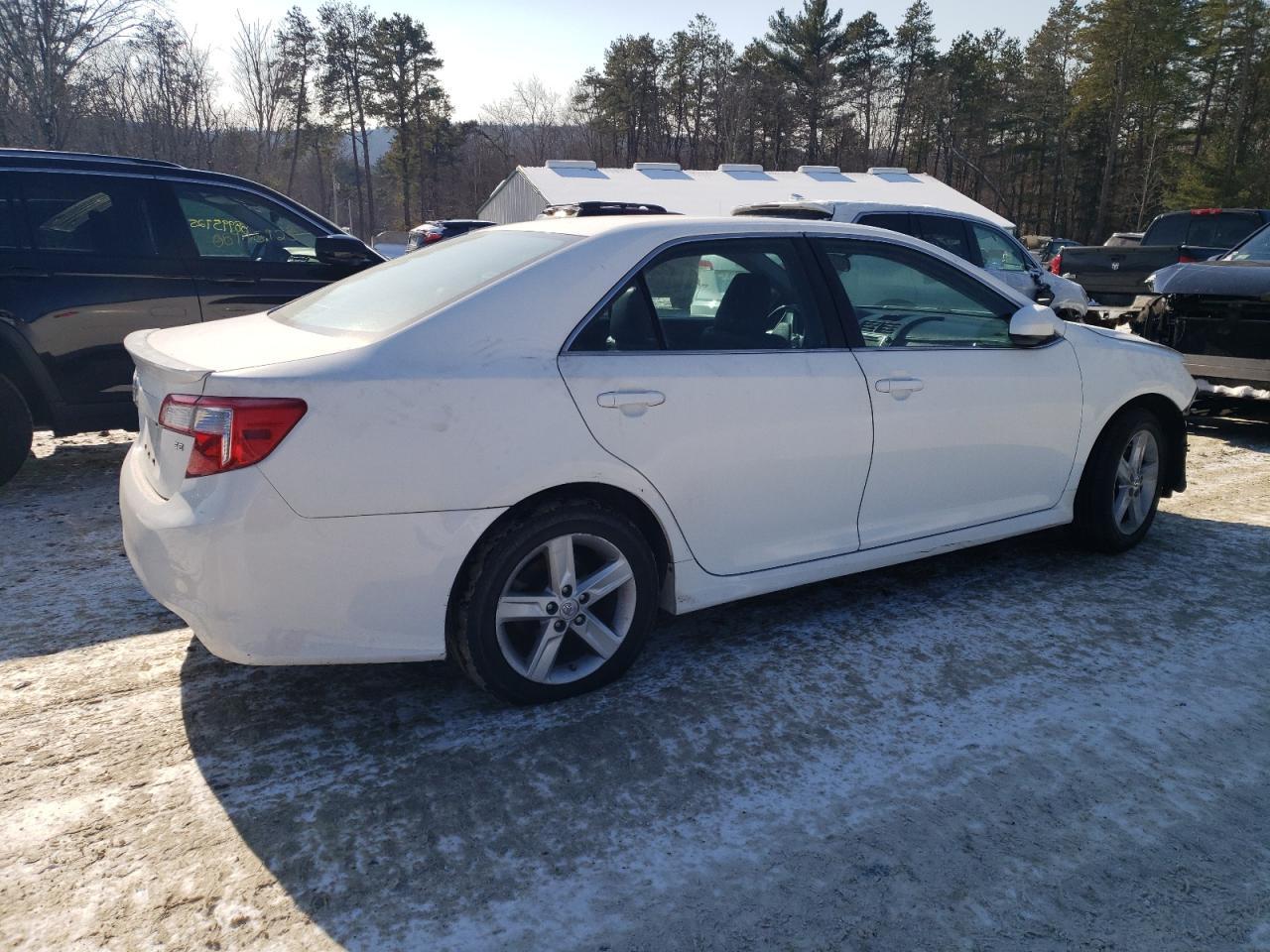 2014 TOYOTA CAMRY L - Image 3