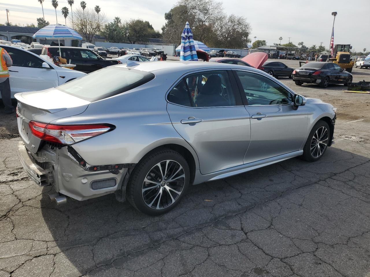2020 TOYOTA CAMRY SE - Image 3