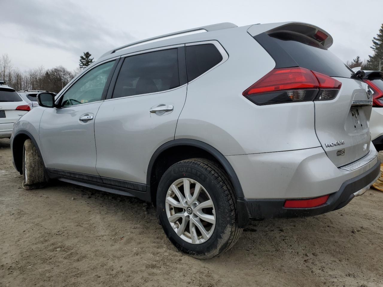 2017 NISSAN ROGUE SV - Фото 2