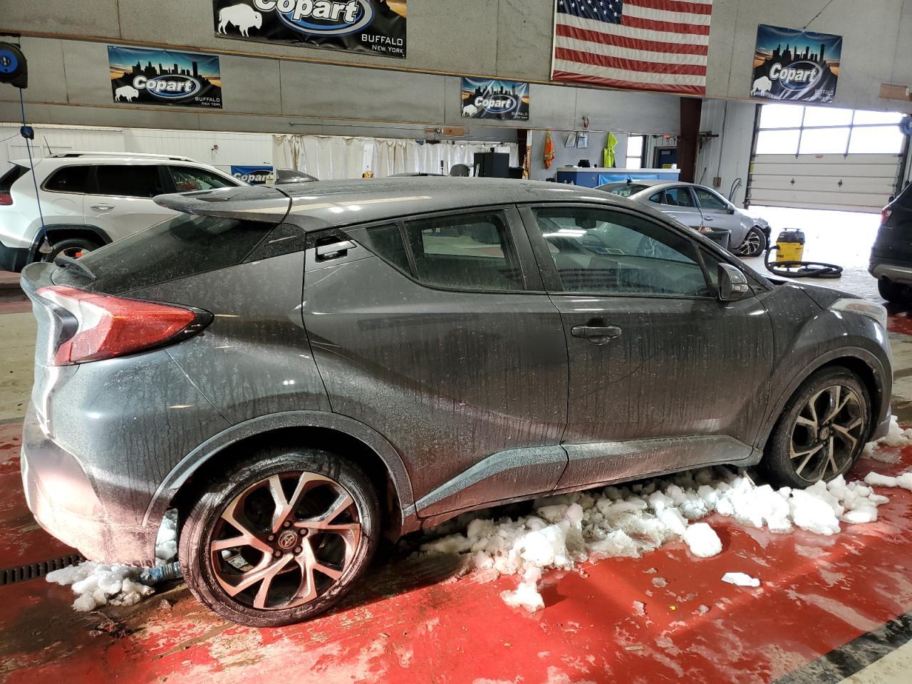 2018 TOYOTA C-HR XLE - Фото 3