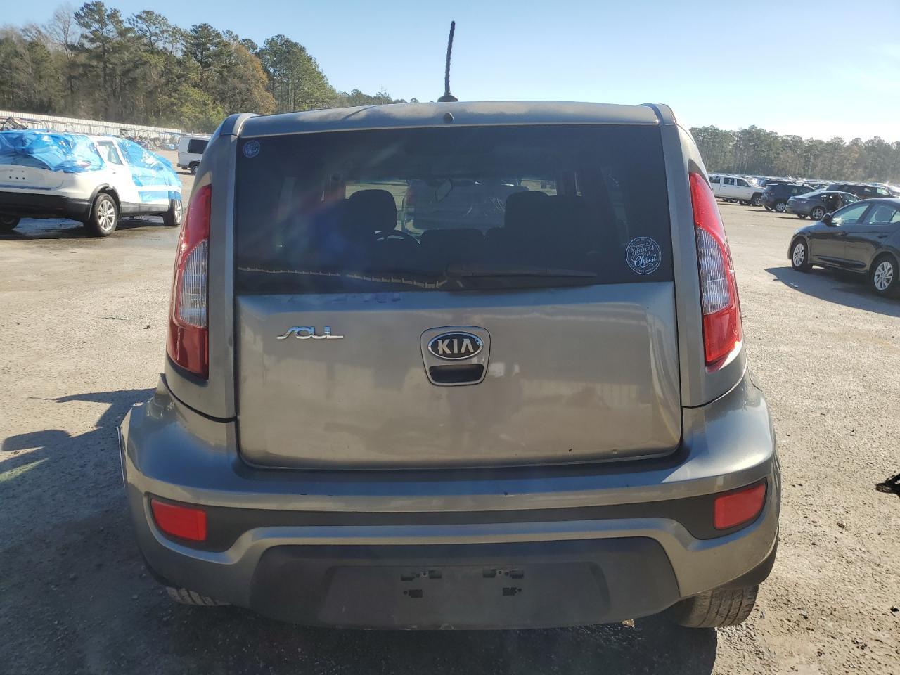 2013 KIA SOUL + - Image 6