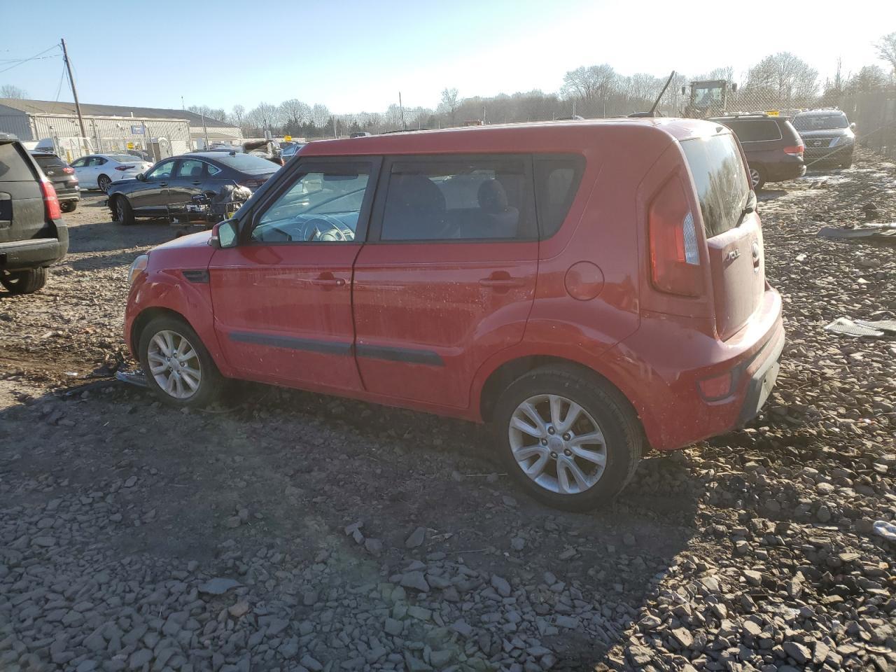 2013 KIA SOUL + - Image 2