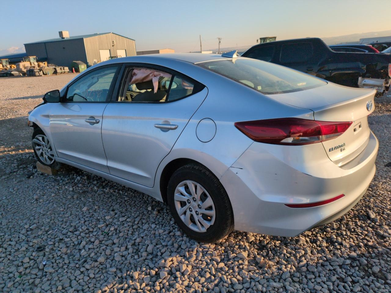 2017 HYUNDAI ELANTRA SE - Image 2