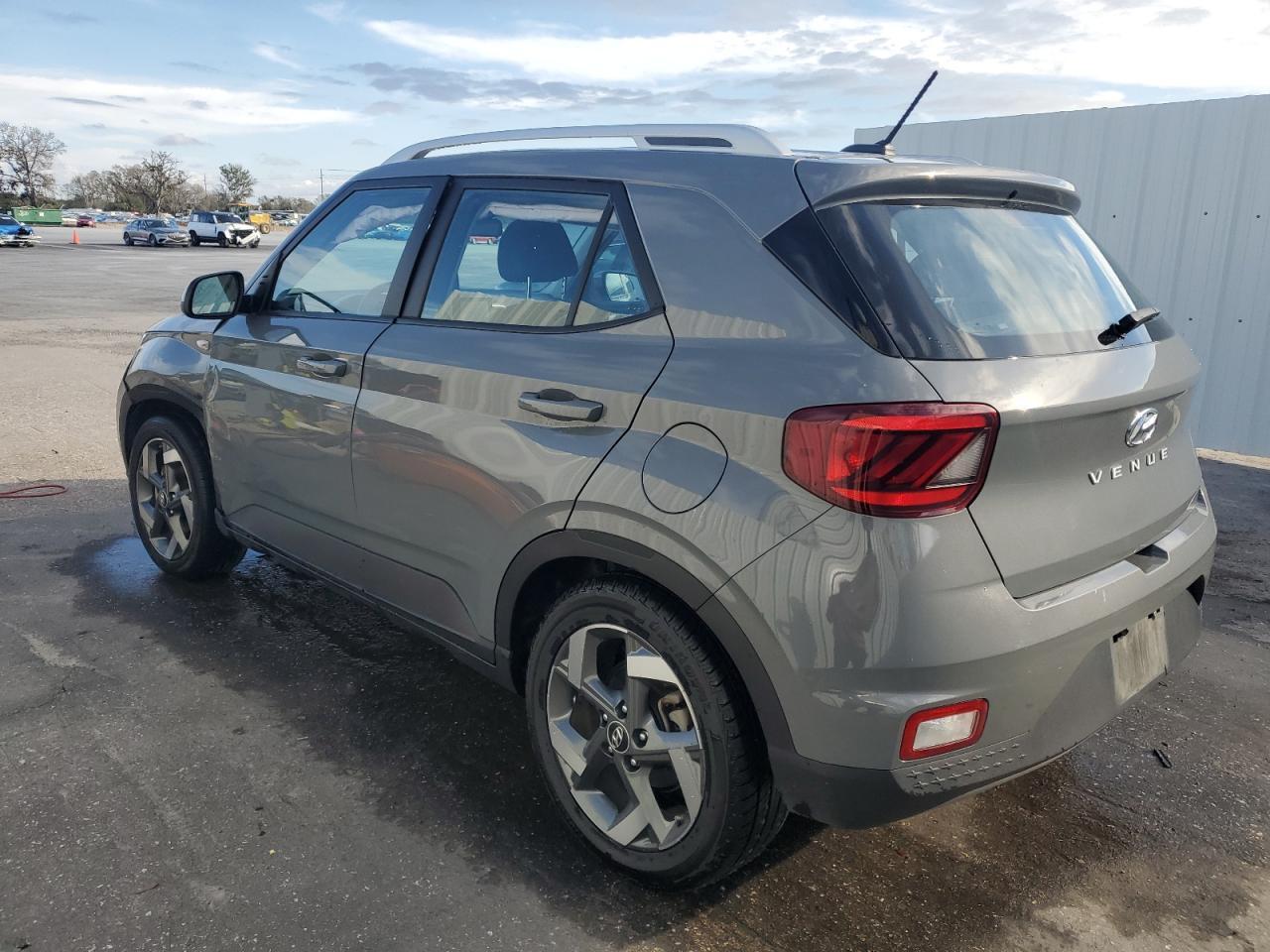 2023 HYUNDAI VENUE SEL - Фото 2