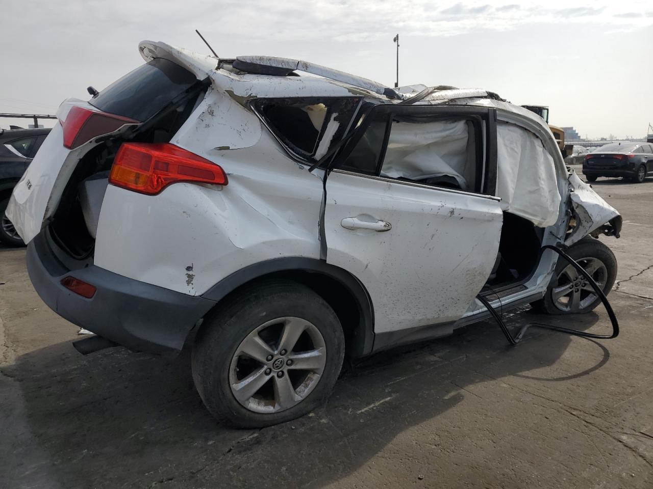 2015 TOYOTA RAV4 XLE - Image 3