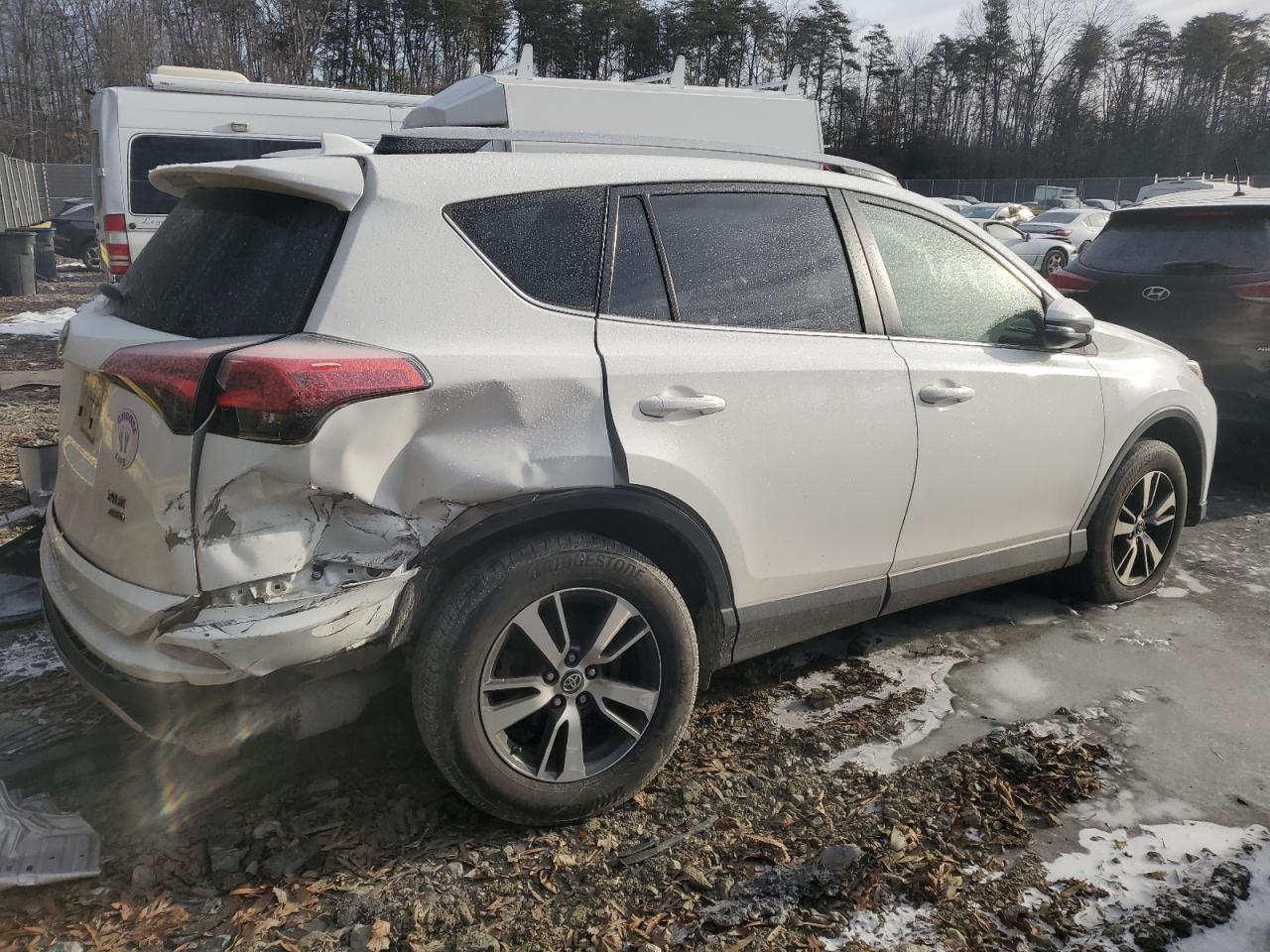 2017 TOYOTA RAV4 XLE - Image 3