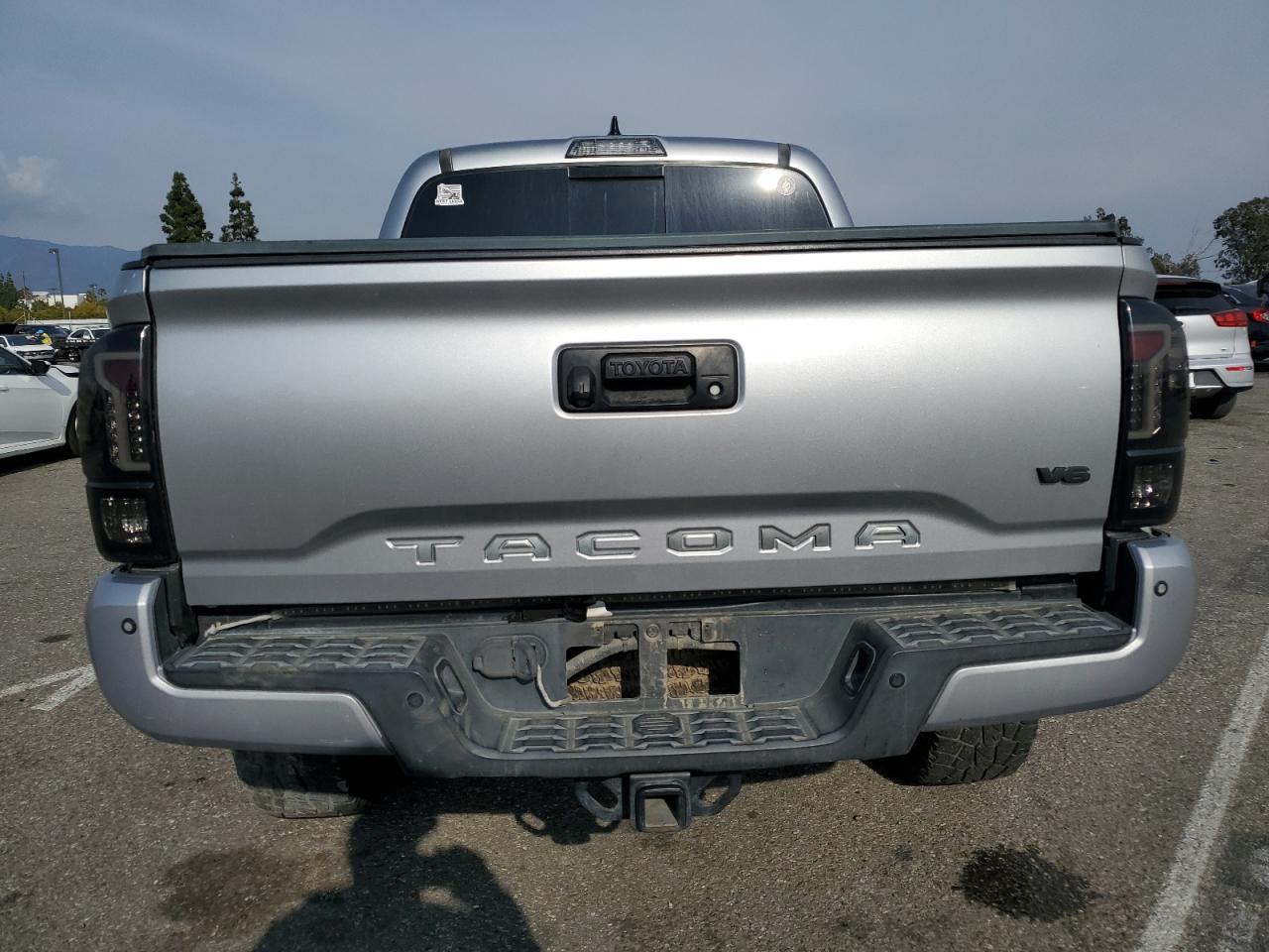 2017 TOYOTA TACOMA DOU - Фото 6