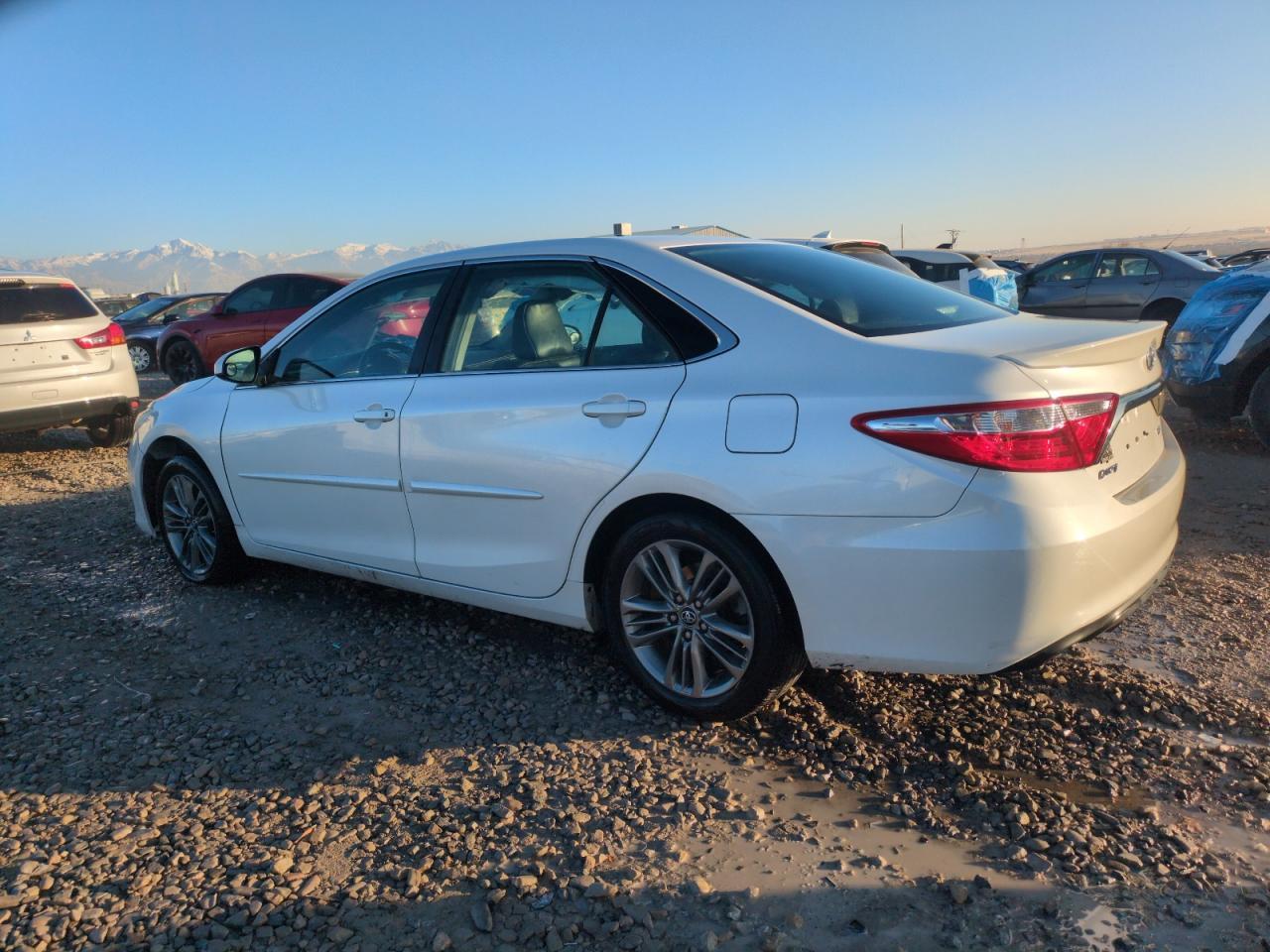 2017 TOYOTA CAMRY LE - Фото 2