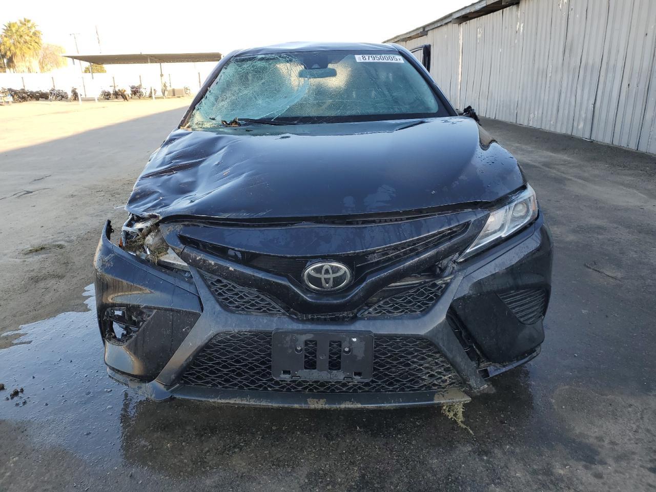 2020 TOYOTA CAMRY SE - Фото 5