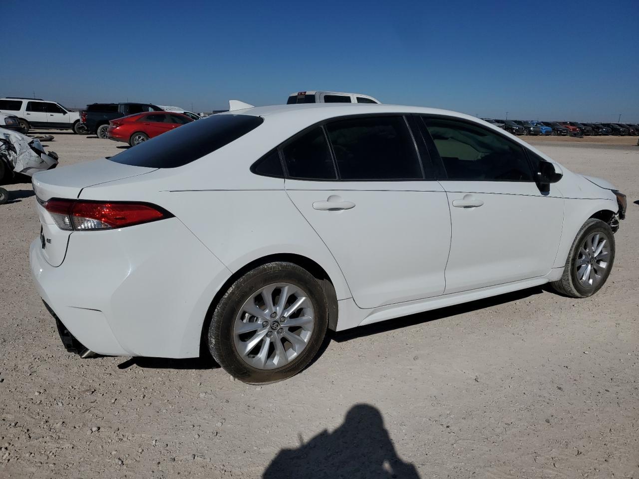 2022 TOYOTA COROLLA LE - Фото 3