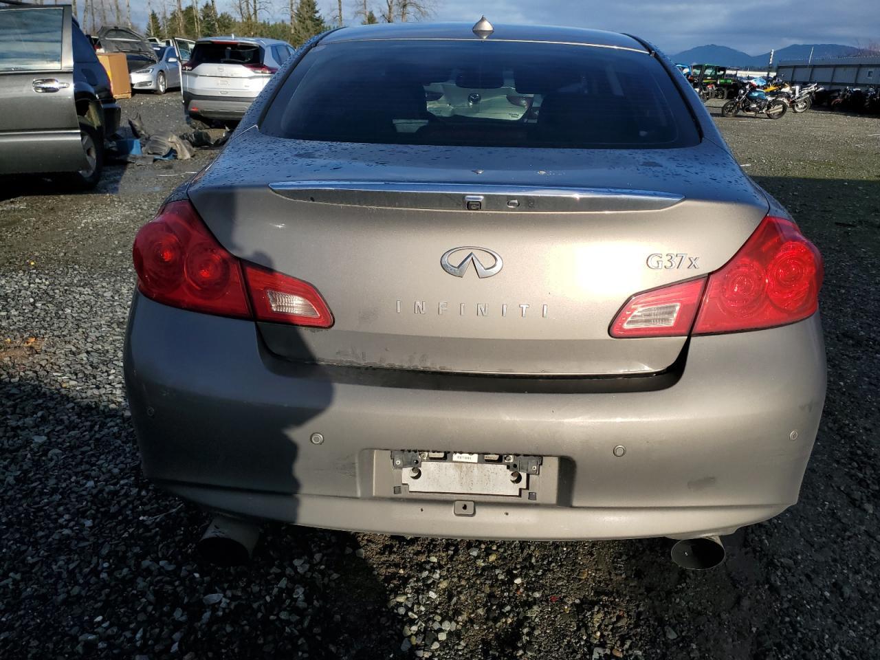 2012 INFINITI G37 - Image 6