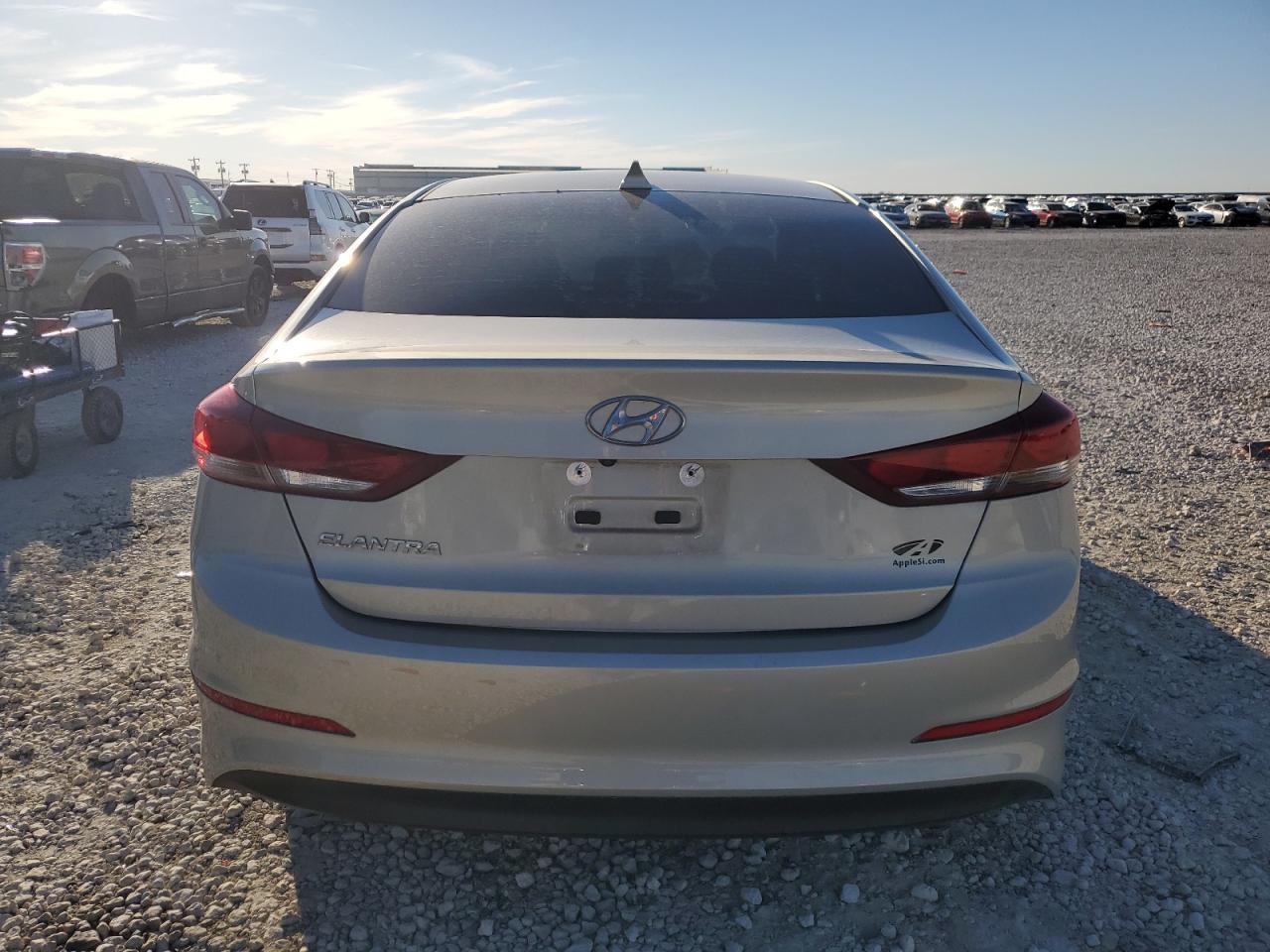 2018 HYUNDAI ELANTRA SE - Фото 6