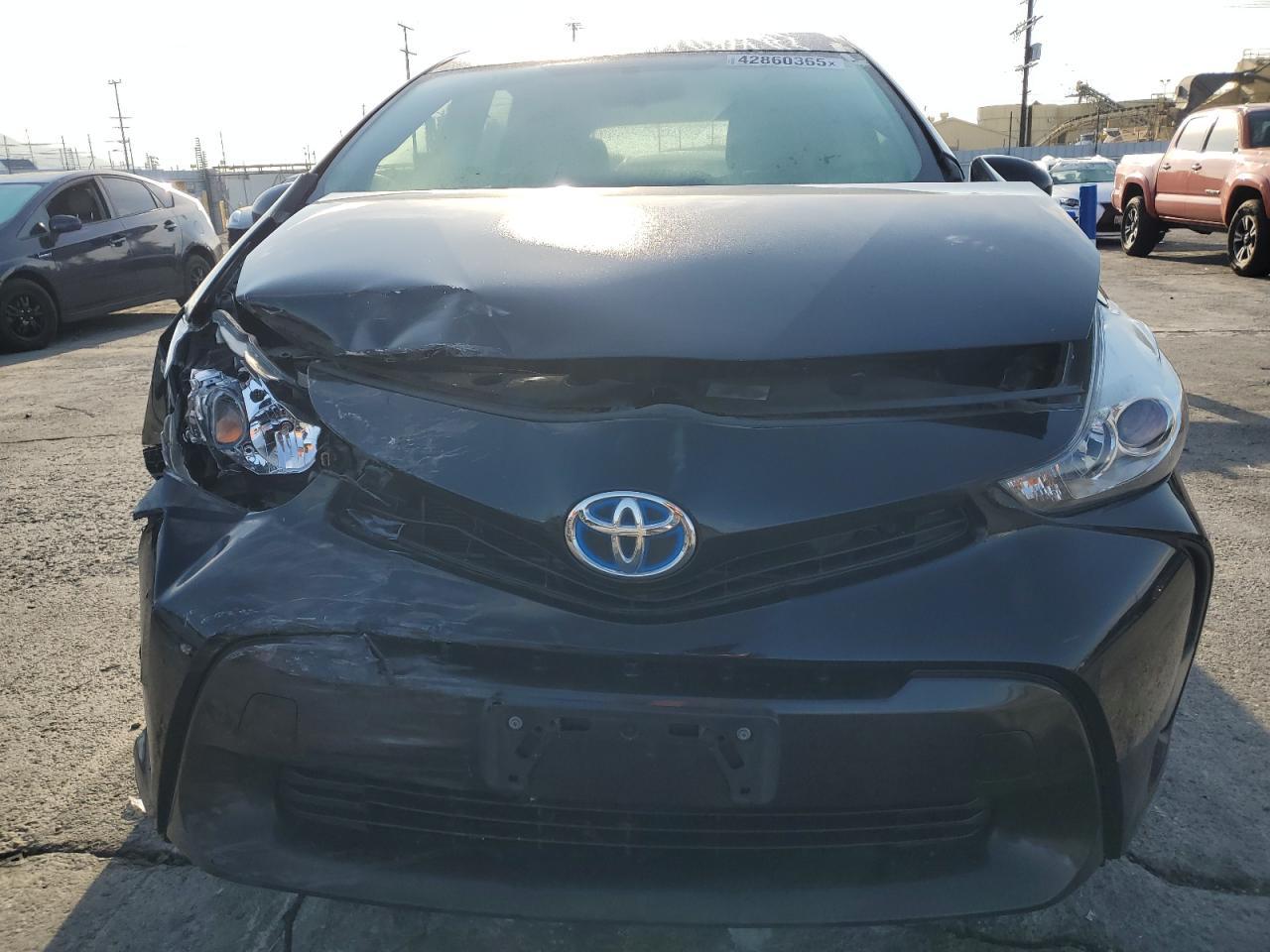 2017 TOYOTA PRIUS V - Image 5