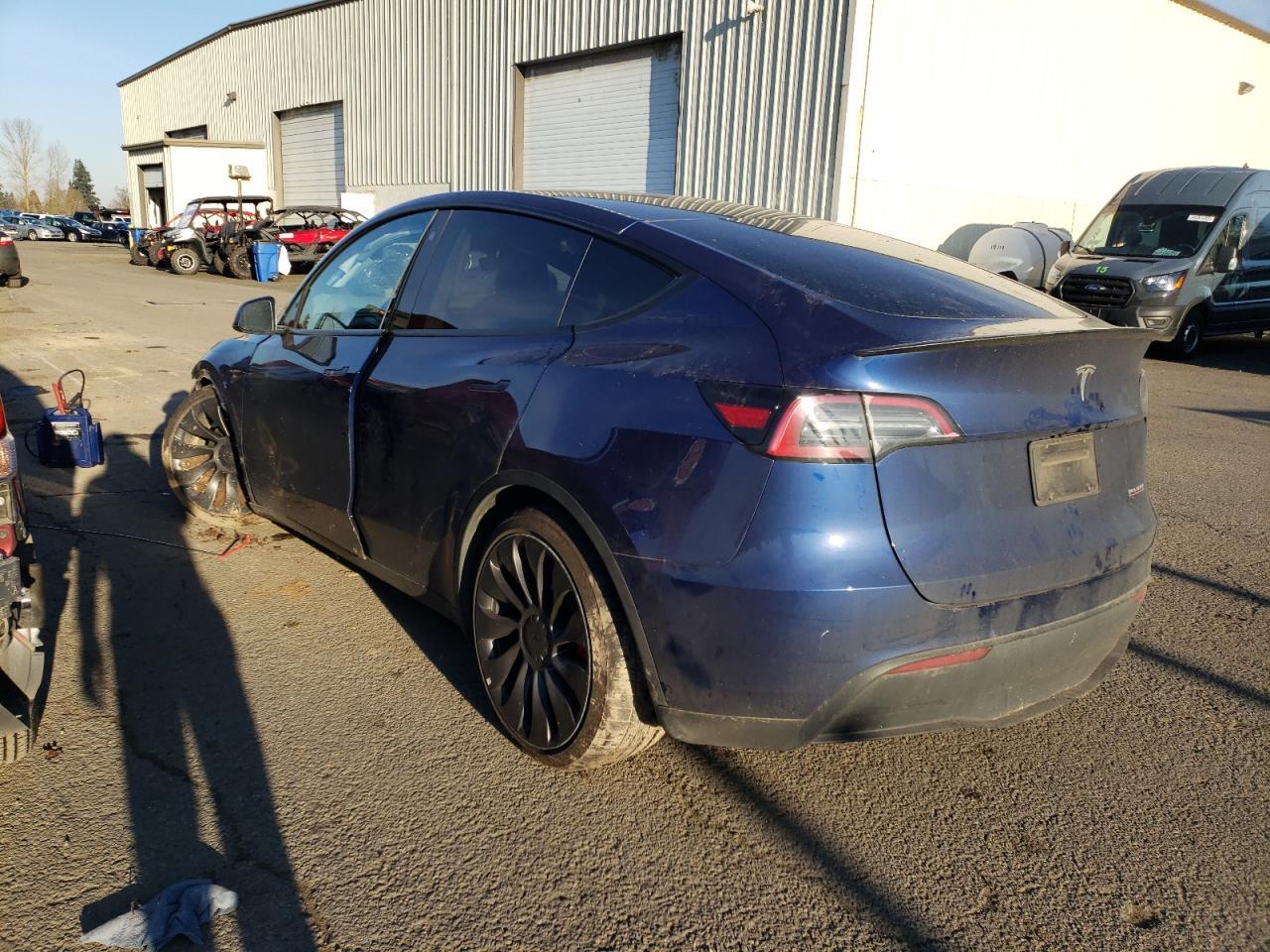 2023 TESLA MODEL Y - Фото 2