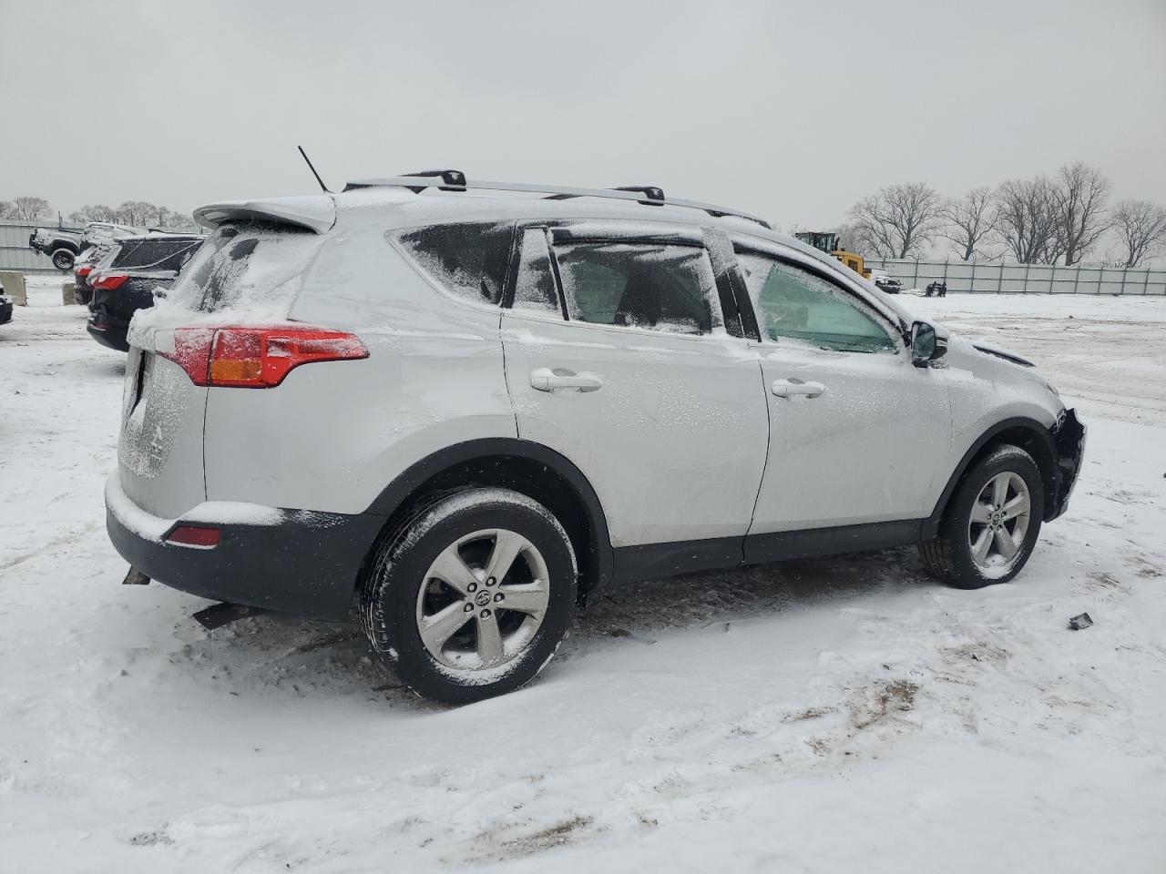 2015 TOYOTA RAV4 XLE - Image 3