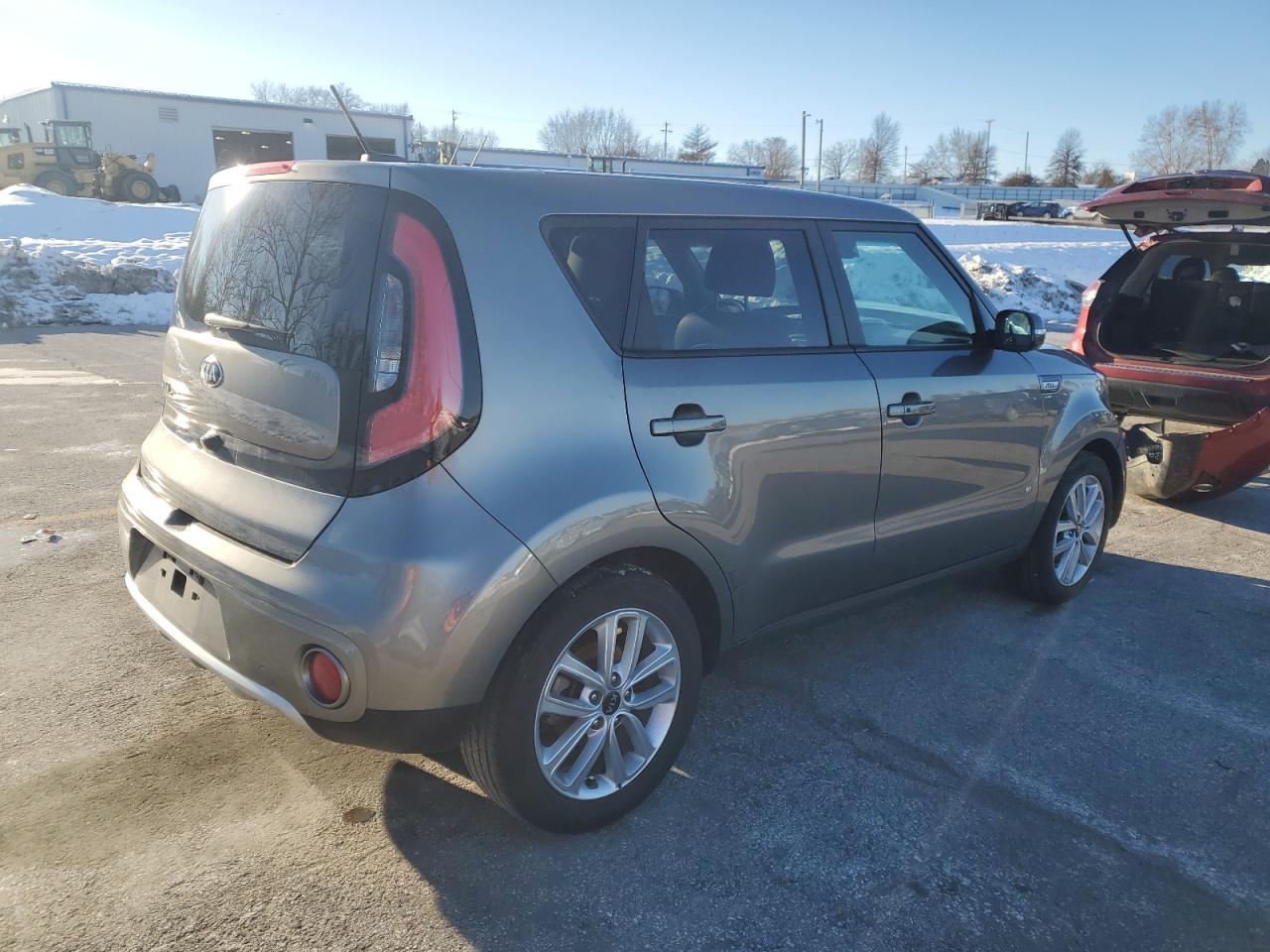 2017 KIA SOUL + - Image 3