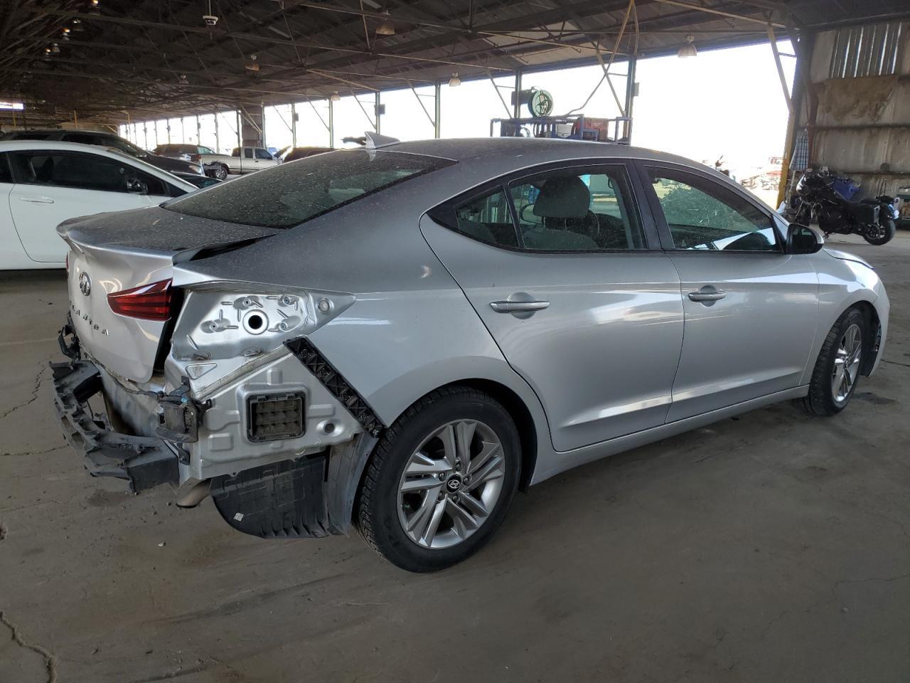 2019 HYUNDAI ELANTRA SE - Фото 3