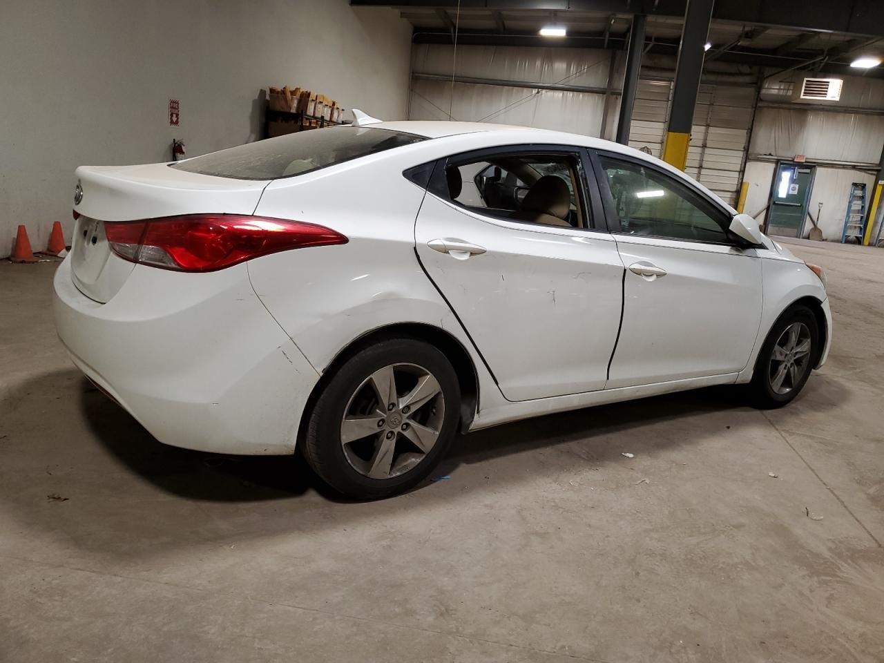 2011 HYUNDAI ELANTRA GL - Image 3