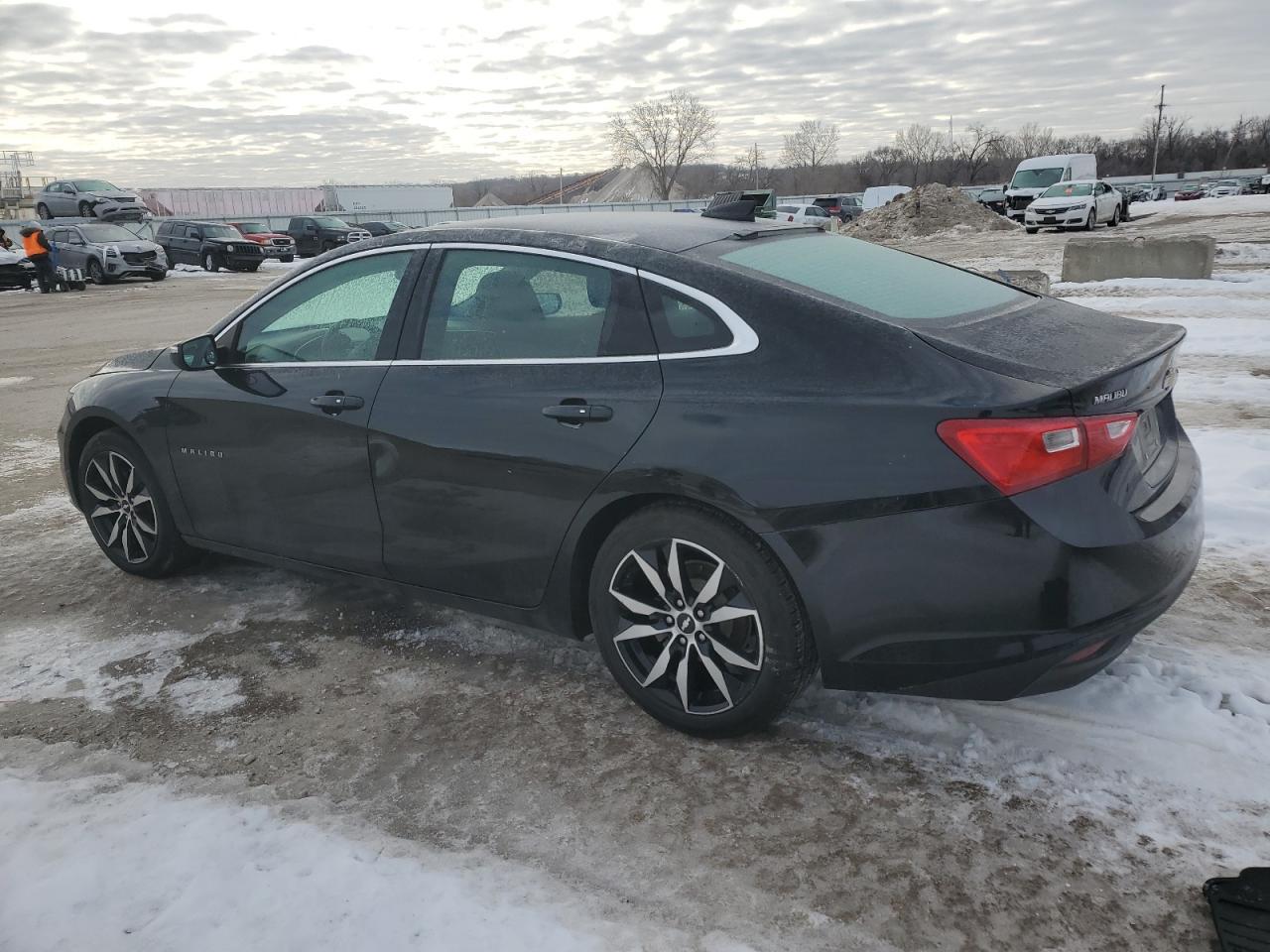 2017 CHEVROLET MALIBU LT - Image 2