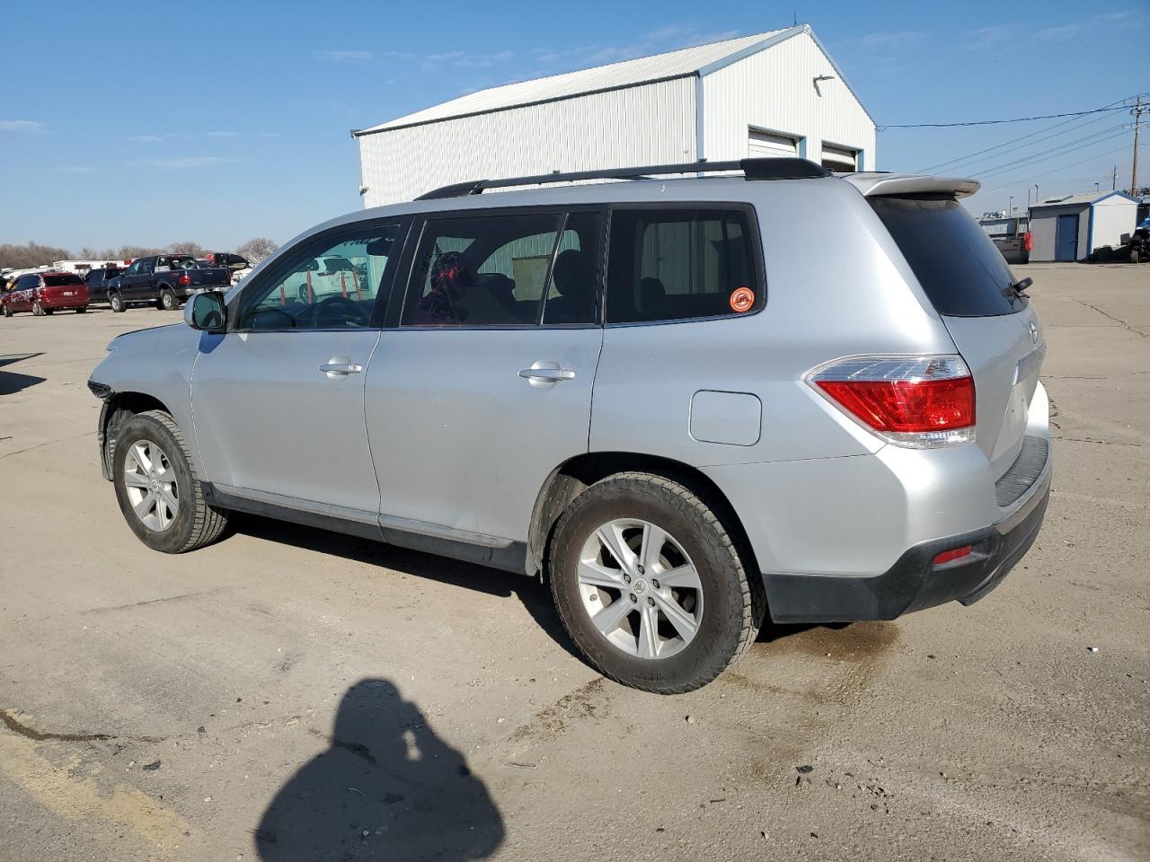 2012 TOYOTA HIGHLANDER - Image 2
