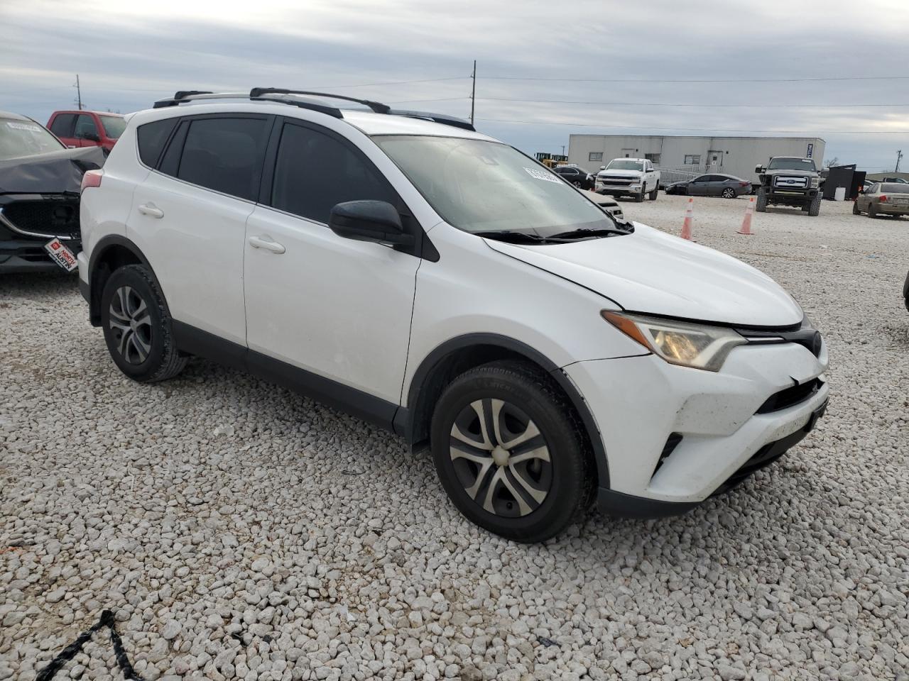 2018 TOYOTA RAV4 LE - Image 4