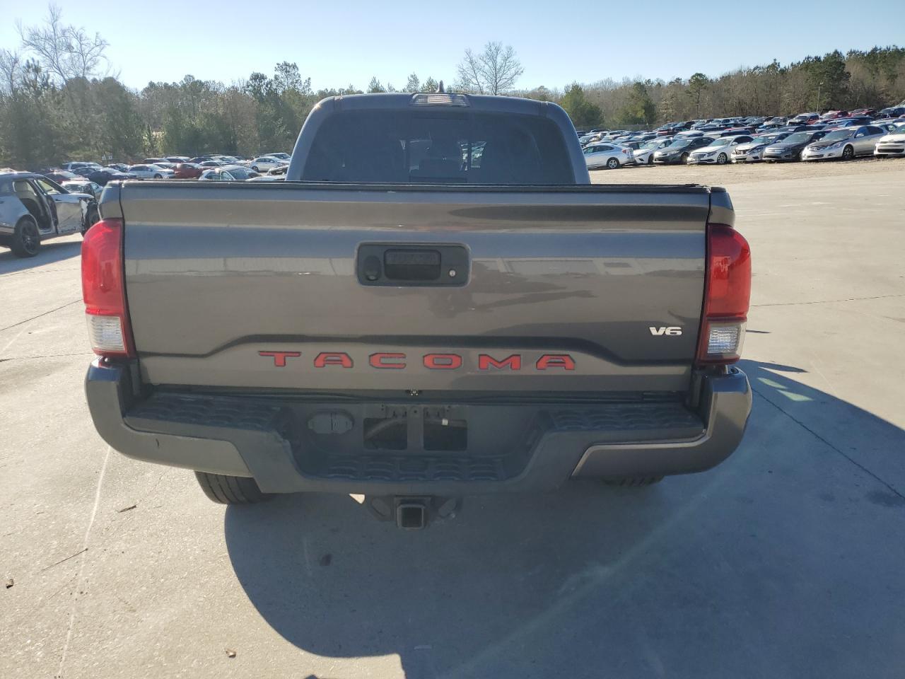 2017 TOYOTA TACOMA DOU - Фото 6