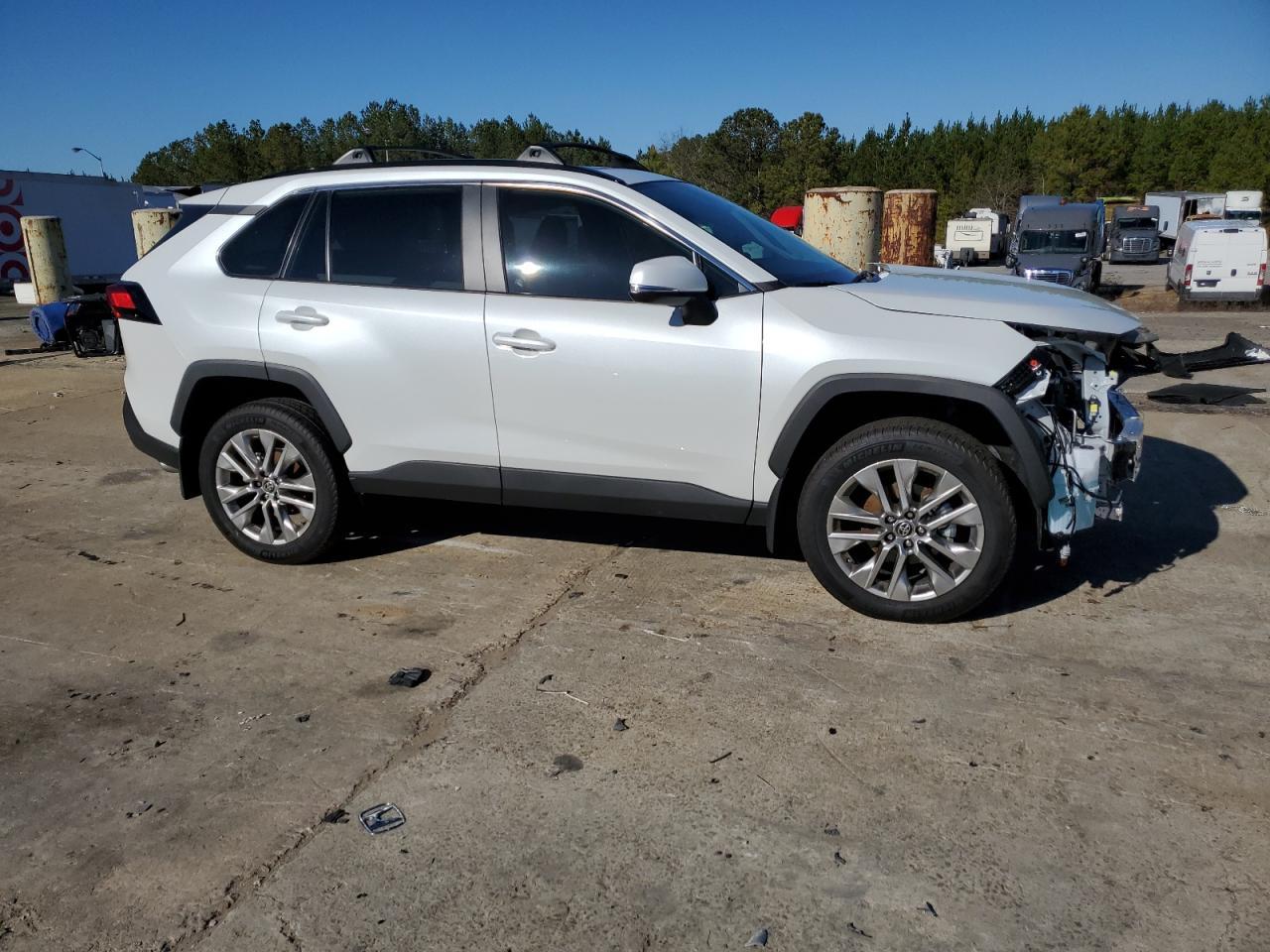 2024 TOYOTA RAV4 XLE P - Image 4