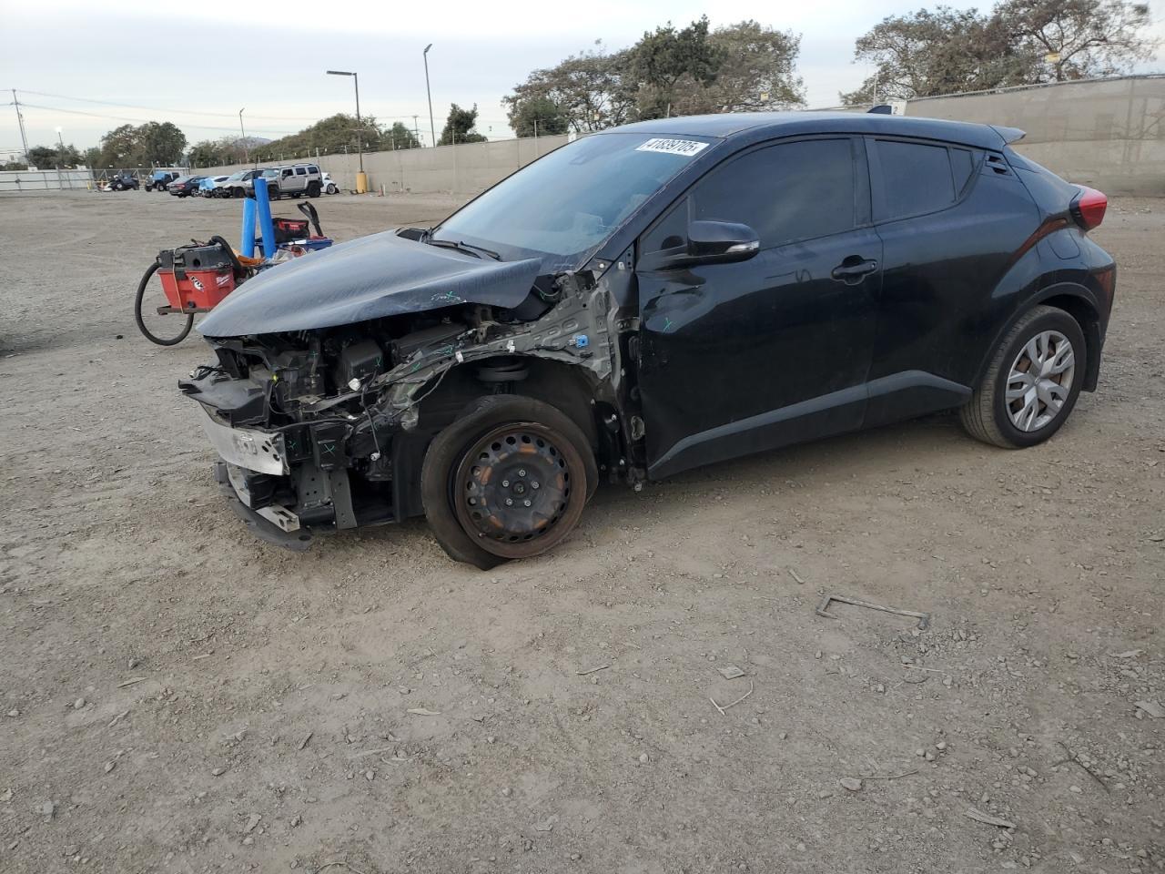 2021 TOYOTA C-HR XLE