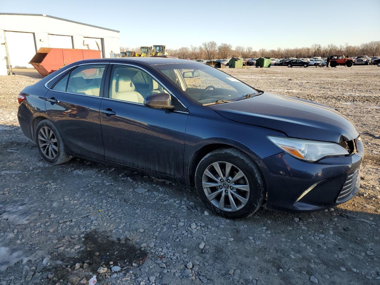 2016 TOYOTA CAMRY LE - Image 4