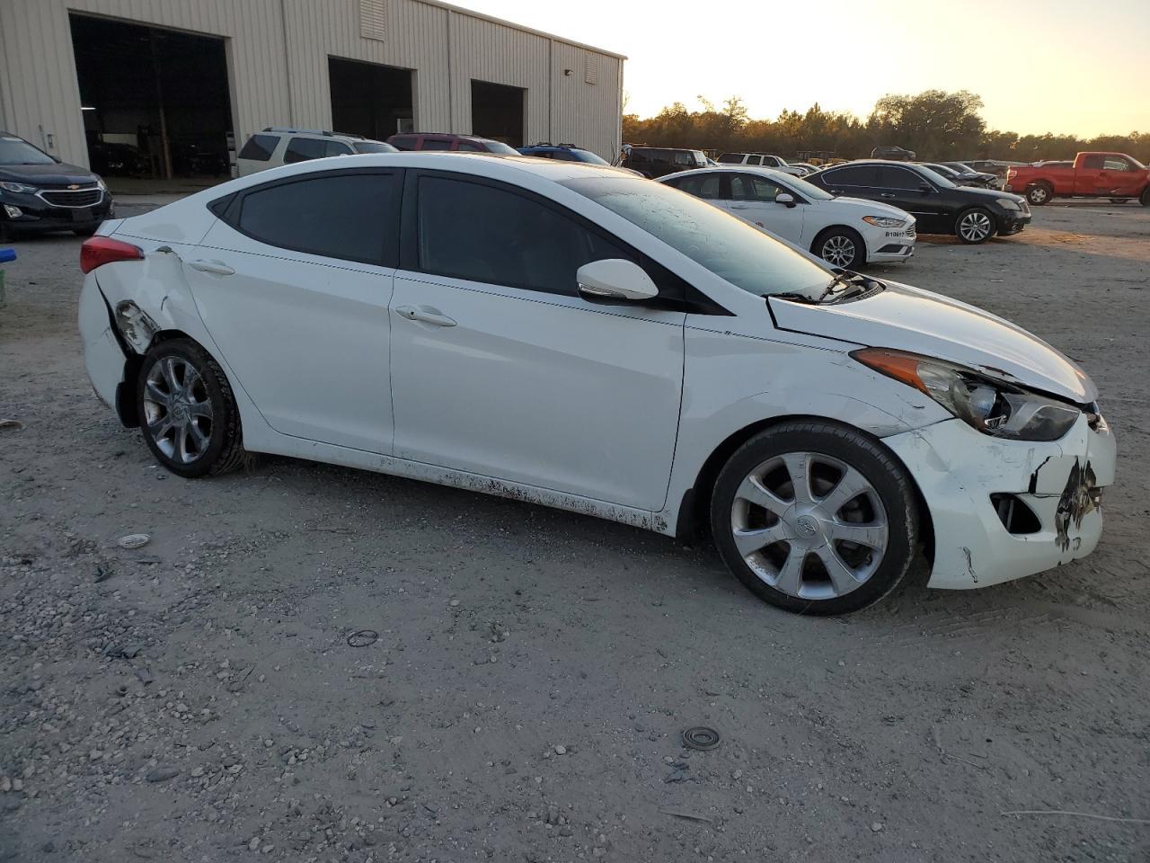 2013 HYUNDAI ELANTRA GL - Image 4