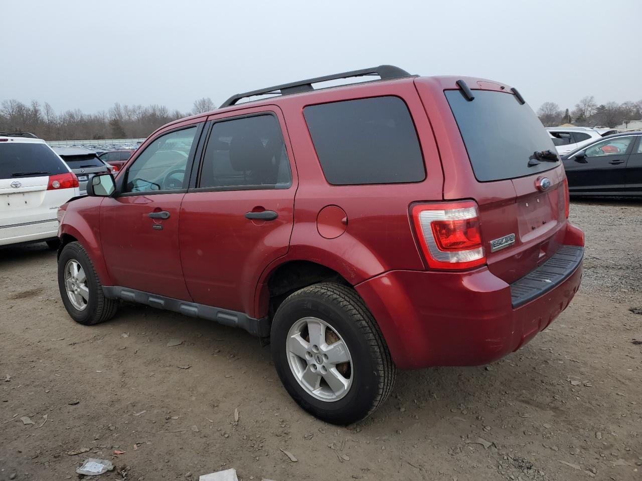 2012 FORD ESCAPE XLT - Image 2