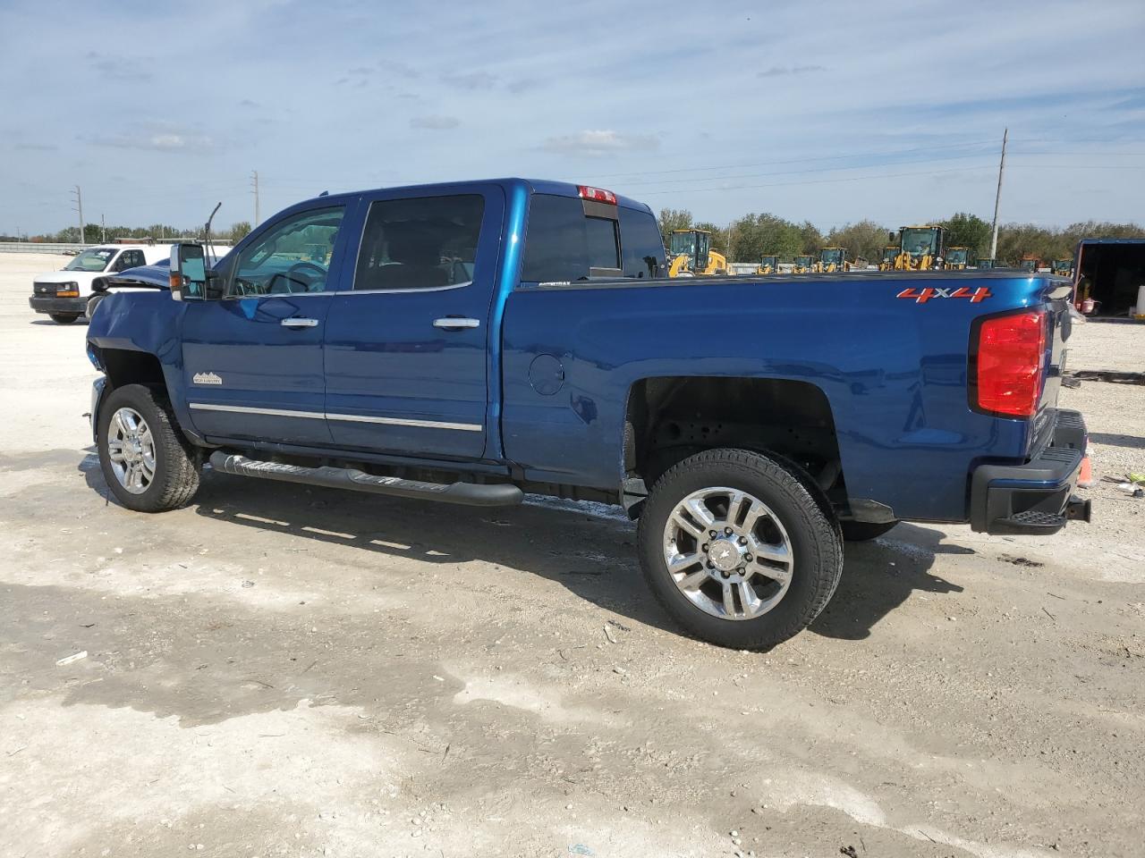 2018 CHEVROLET SILVERADO - Фото 2