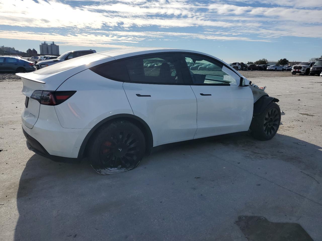 2023 TESLA MODEL Y - Image 3