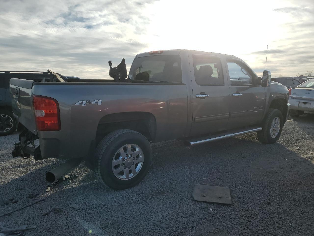 2013 CHEVROLET SILVERADO - Image 3