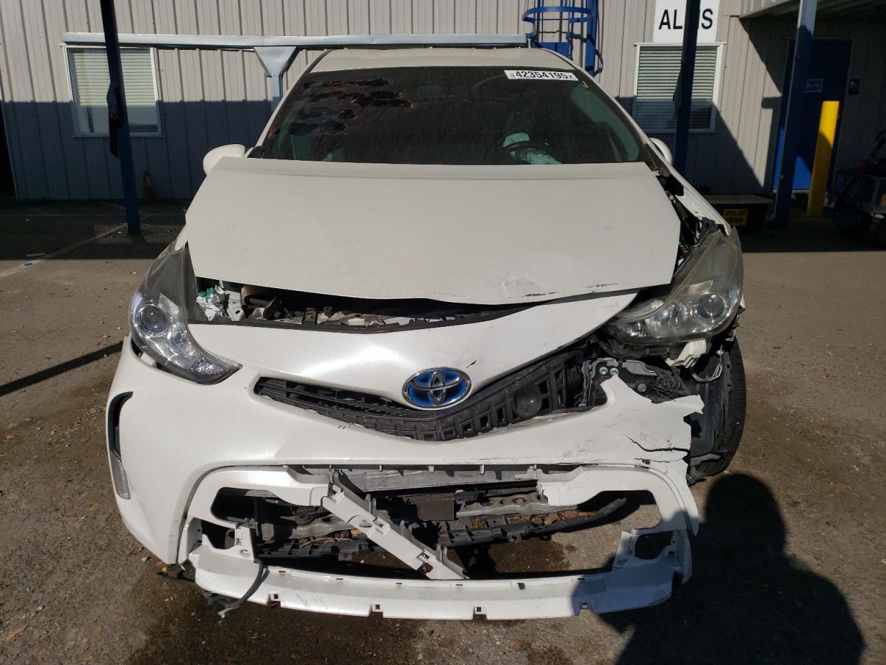 2017 TOYOTA PRIUS V - Image 5
